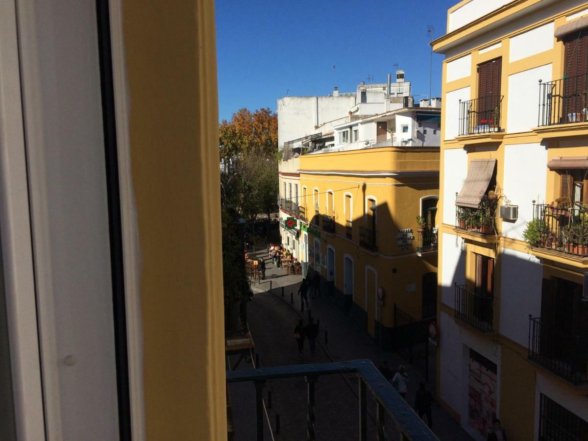 Peris Mencheta Apartment Seville Luaran gambar