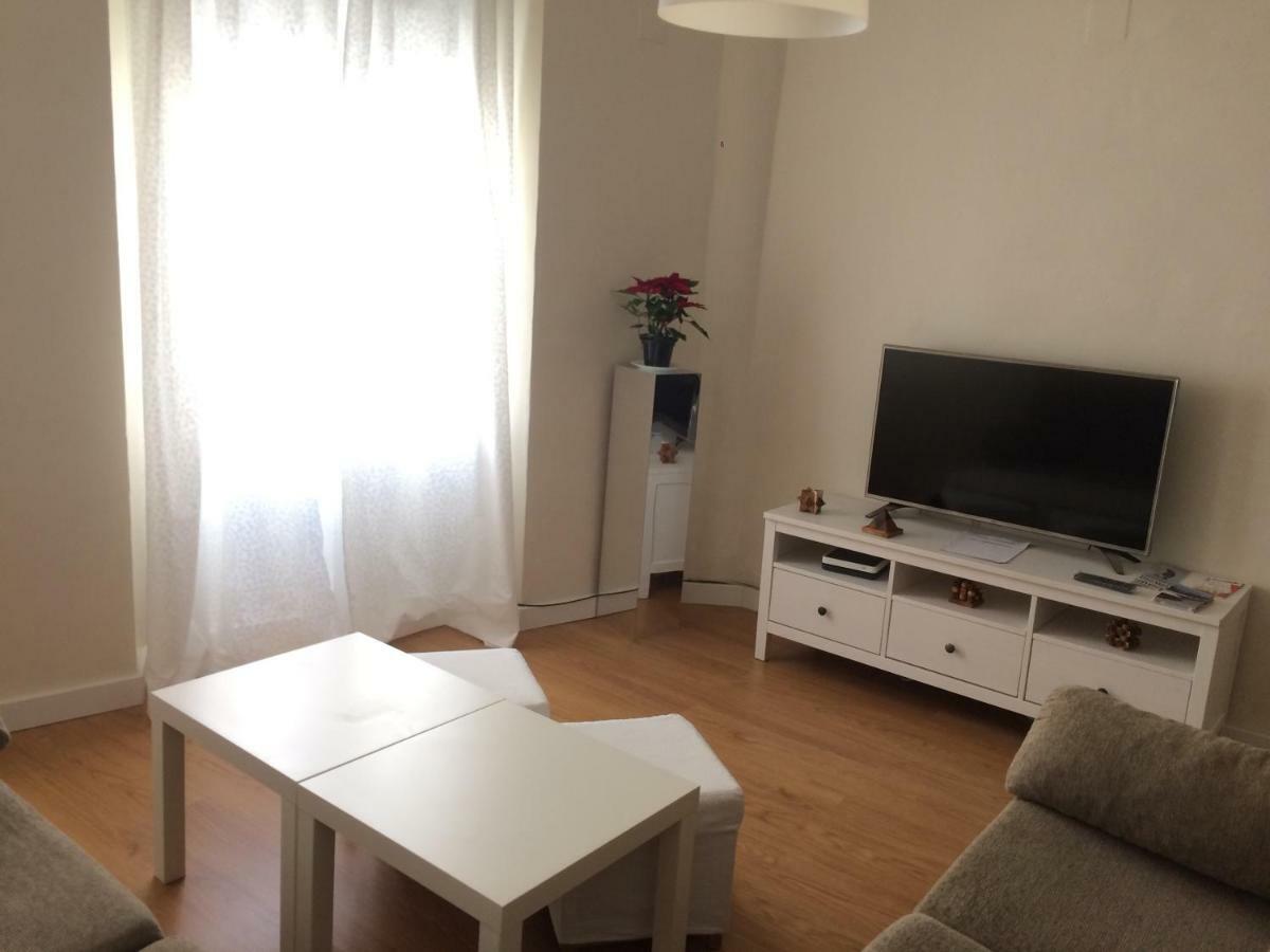 Peris Mencheta Apartment Seville Luaran gambar